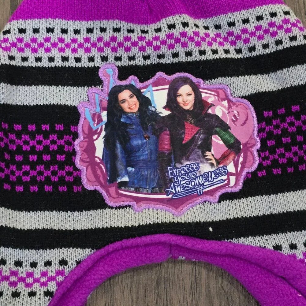 Disney Descendants Winter Hat Gloves Set Purple Black Mal Evie Pom Pom Tassel
